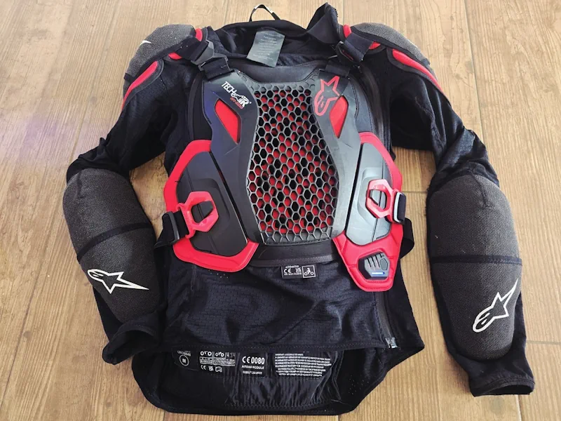 Alpinestars Tech-Air Offroad Airbagweste mit CO₂-Kartusche – Motorrad Schutzkleidung im Test