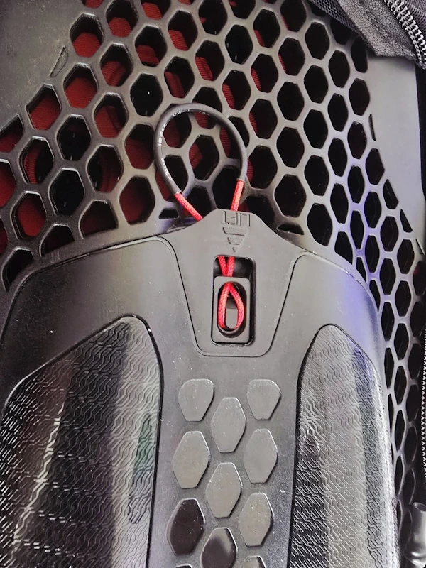 Alpinestars Tech-Air Offroad Airbag CO2-Kartuschen einfach wechseln