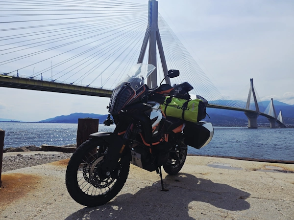 KTM 1290 R Adventure beim ersten Putzen – Dreck, Kratzer und Schrauben mit 
    Geschichte