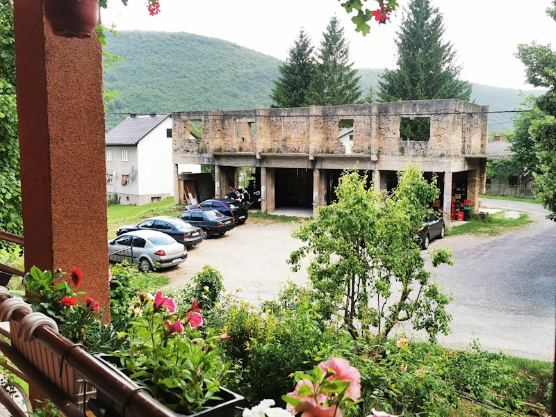 Bosnien Übernachtung mit Garage