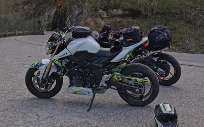Aprilia RS 660 und Suzuki 750 GSR