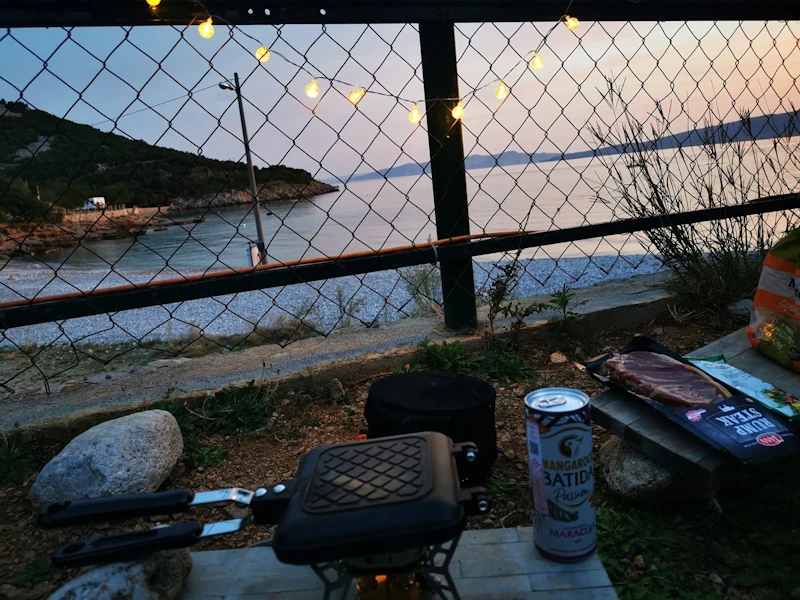Grillen Motorrad und schöne Aussicht